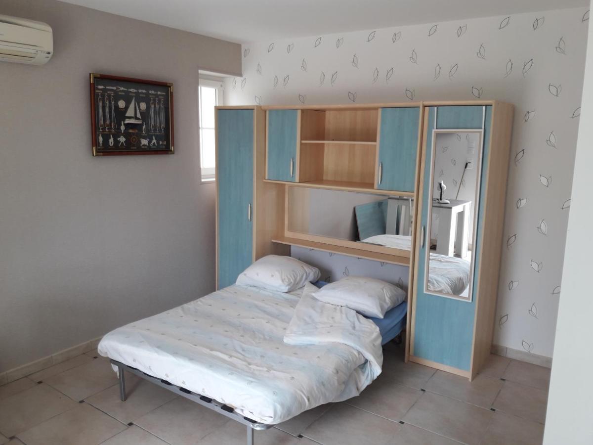 Logis de LANGE studio 2 p Saint-Hilaire-la-Palud Esterno foto