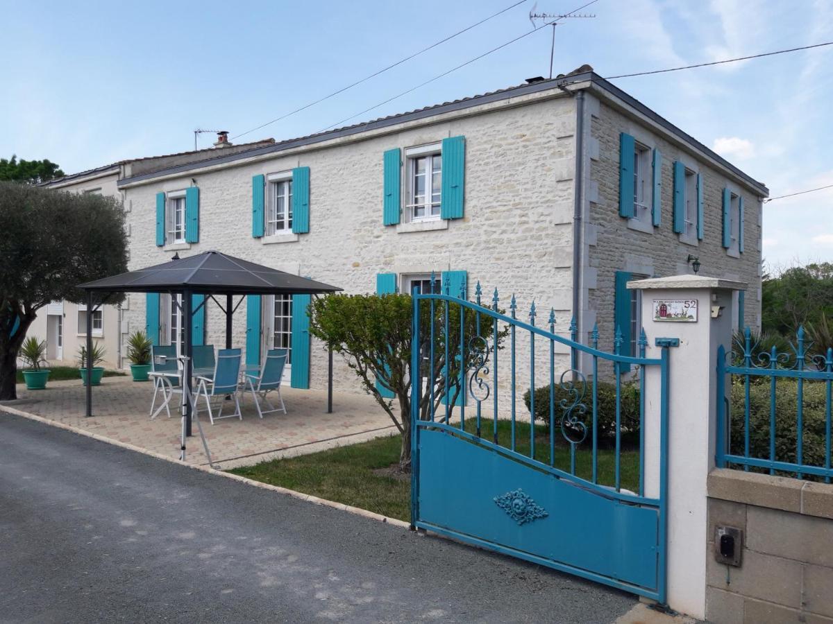Logis de LANGE studio 2 p Saint-Hilaire-la-Palud Esterno foto