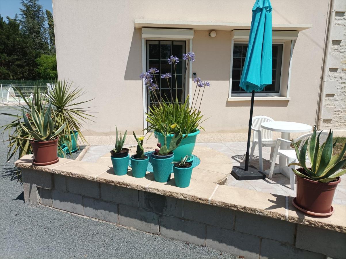 Logis de LANGE studio 2 p Saint-Hilaire-la-Palud Esterno foto